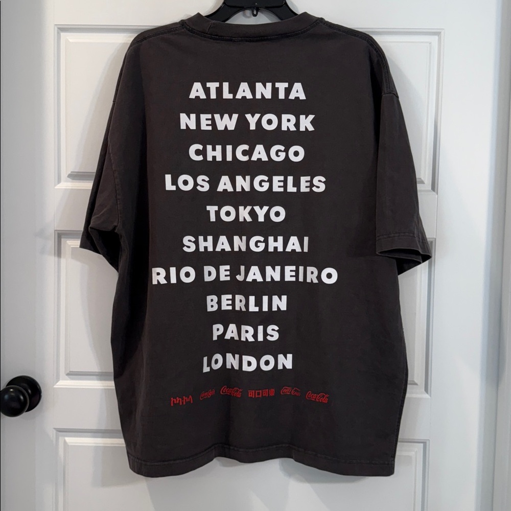 Coca Cola World Tour Pacsun Charcoal Tee XL - Picture 3 of 3